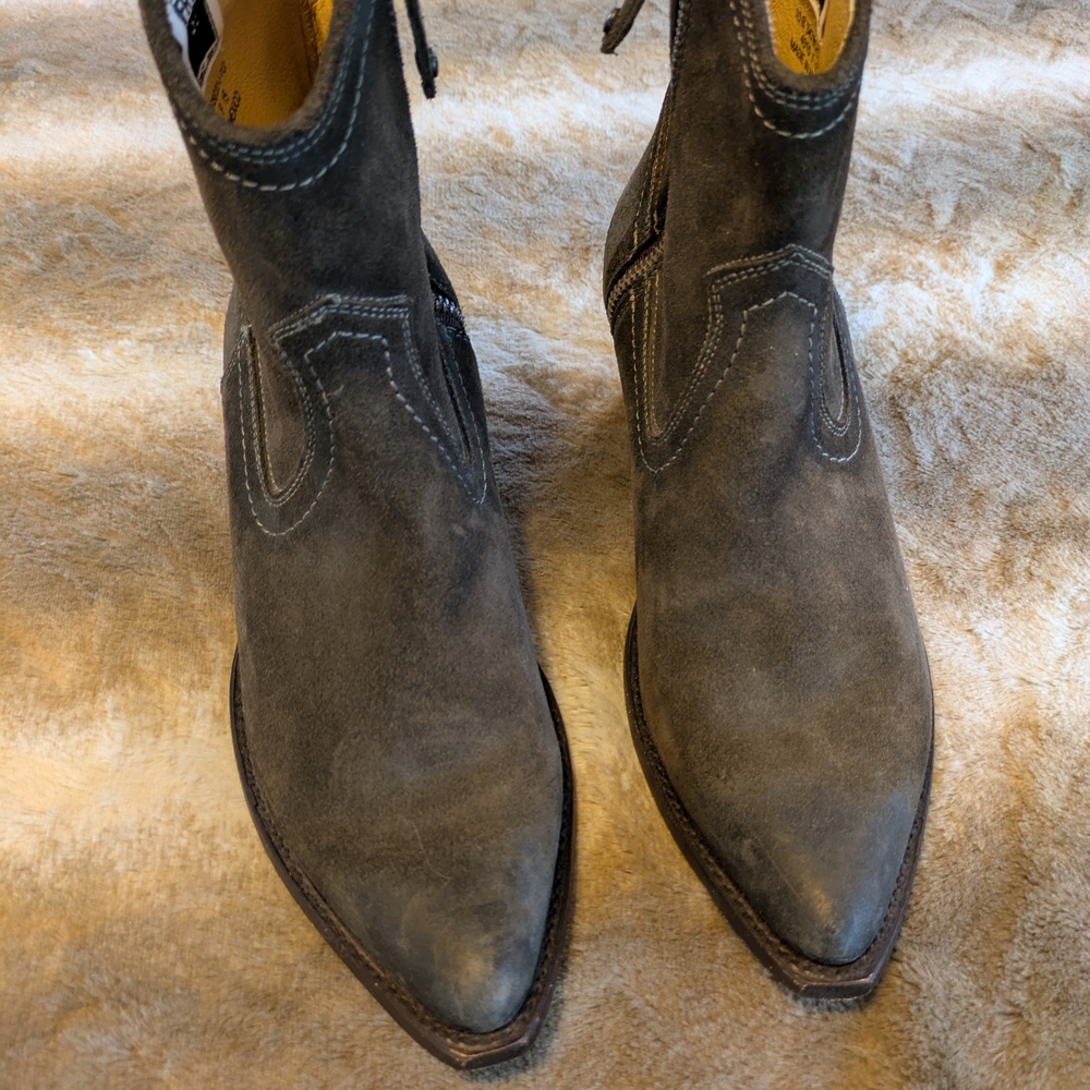 FRYE AND CO. Brown Sacha Ankle Boots